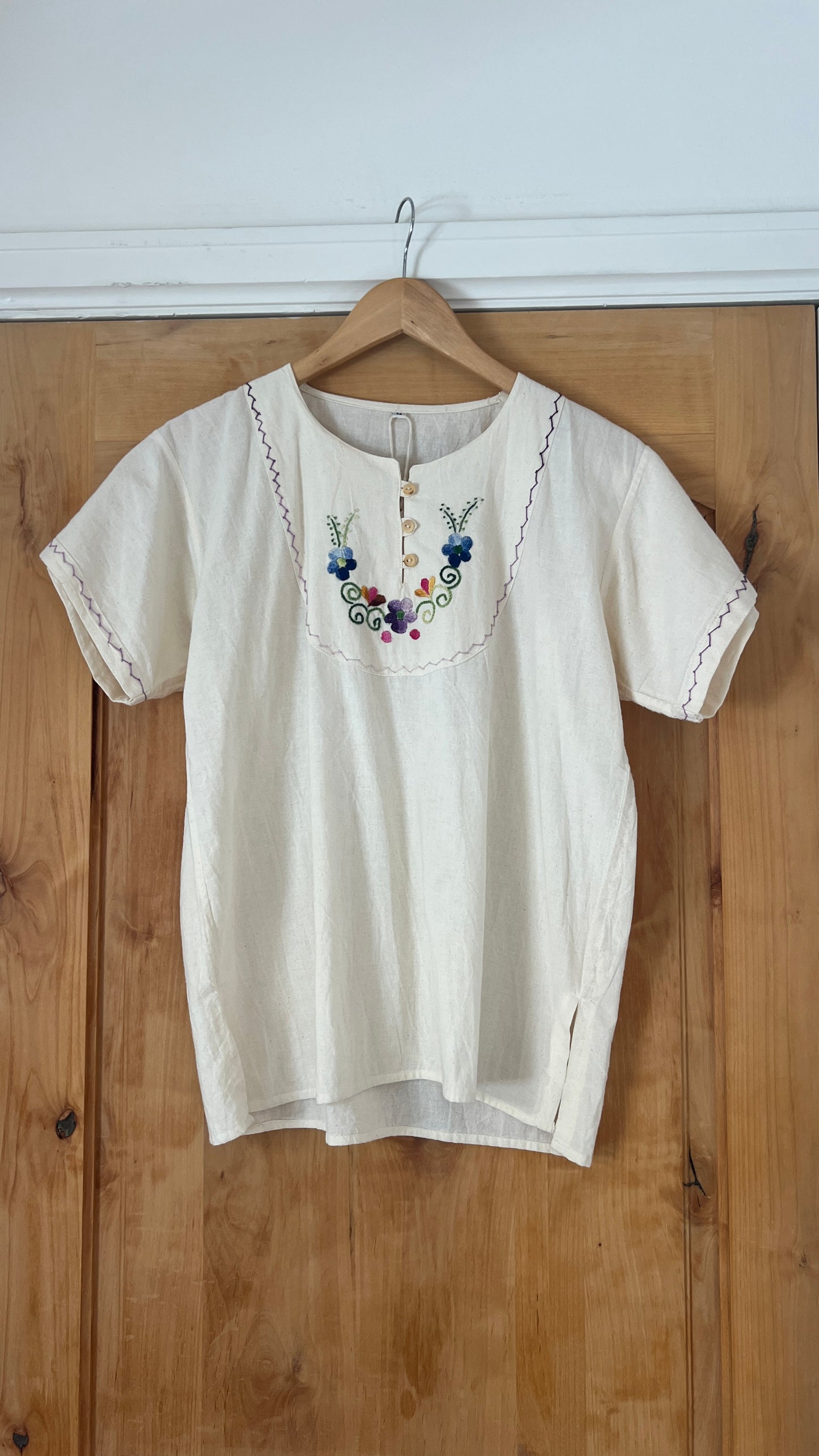 1970’s embroidered raw cotton tee