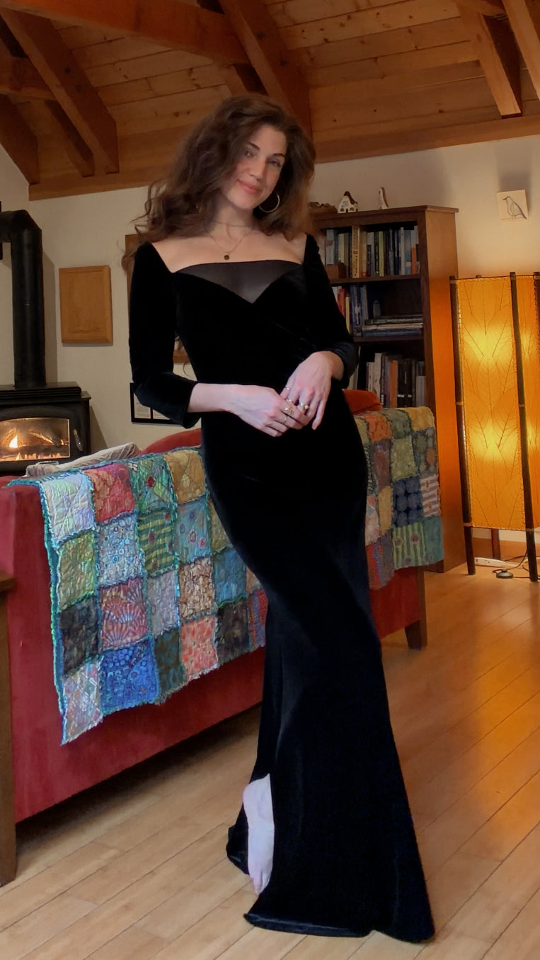 Majestic 90s black velvet maxi
