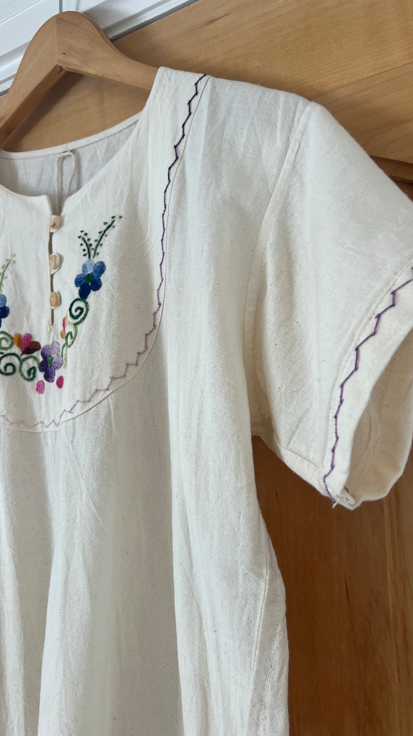 1970’s embroidered raw cotton tee