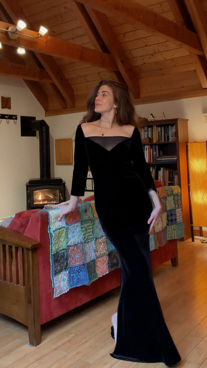 Majestic 90s black velvet maxi