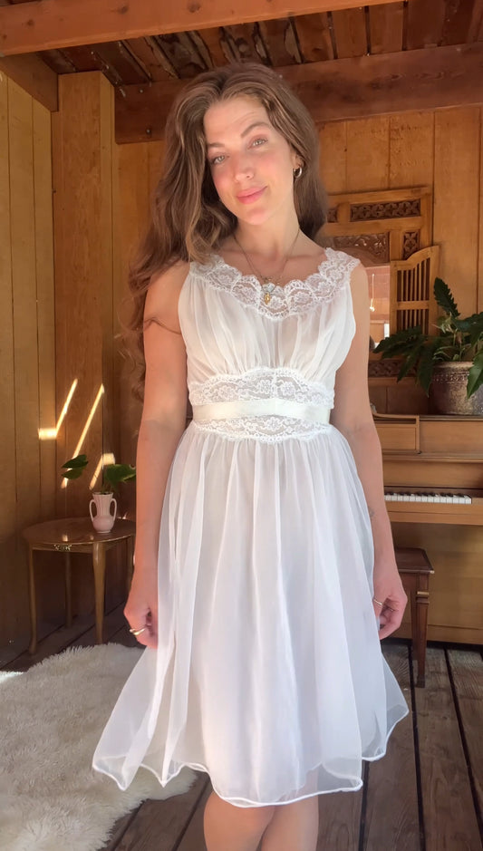 1960’s bridal peignoir nightgown