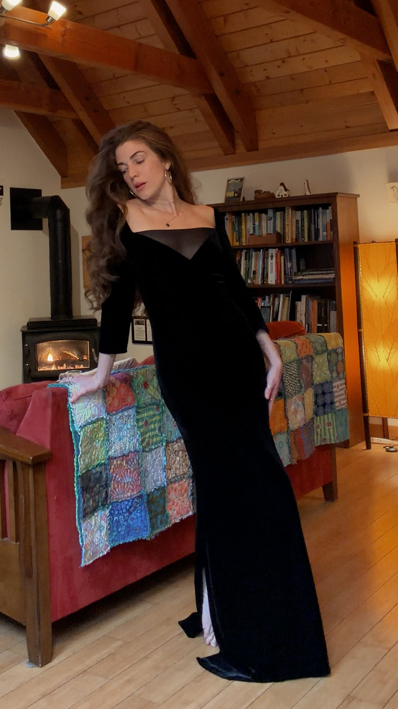Majestic 90s black velvet maxi